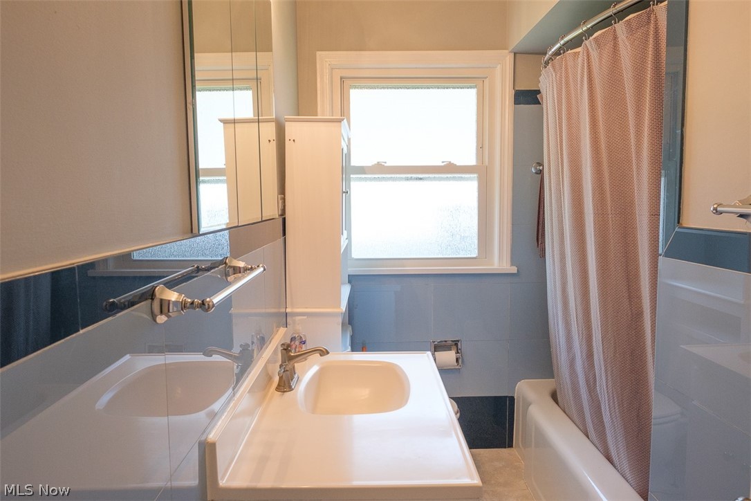 967 Newport Road Akron, OH 44303 - Photo 9 of 19 Gallery Image 9