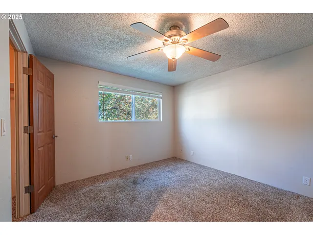 $292,500 | 2111 Hawkins Lane, Eugene, OR 97405