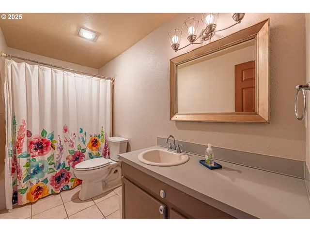 $292,500 | 2111 Hawkins Lane, Eugene, OR 97405