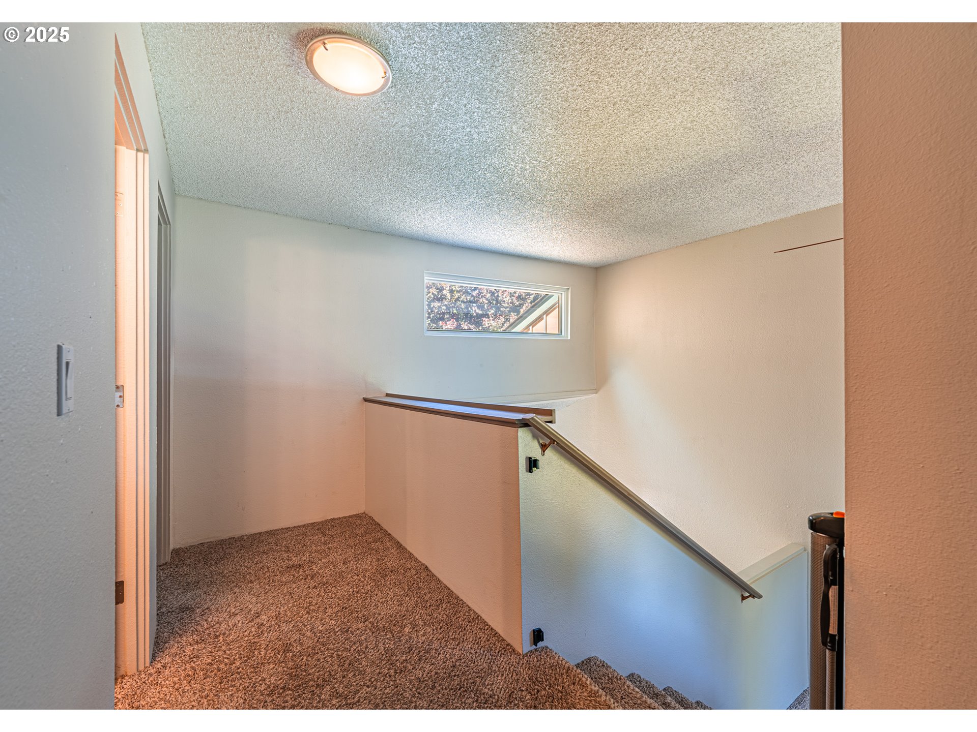 2111 Hawkins Lane Eugene, OR 97405 - Photo 15 of 28