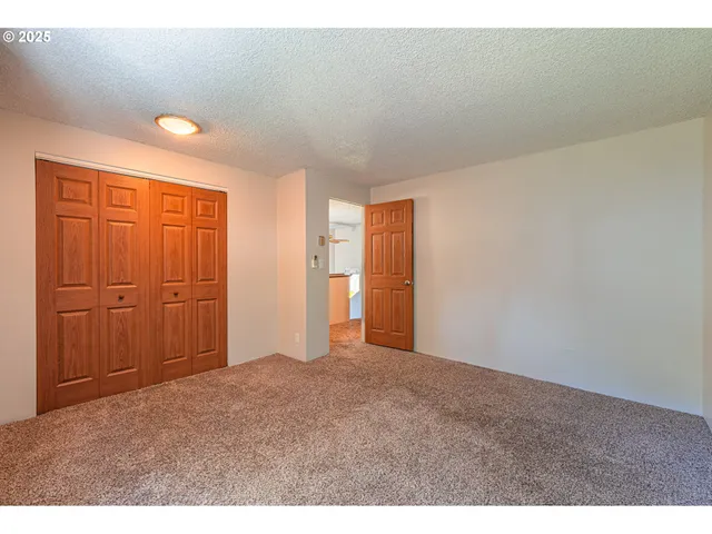 $292,500 | 2111 Hawkins Lane, Eugene, OR 97405