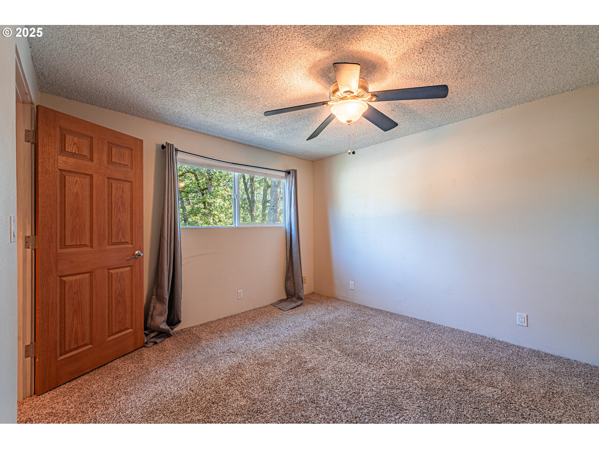 2111 Hawkins Lane Eugene, OR 97405 - Photo 20 of 28