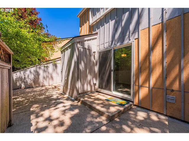 $292,500 | 2111 Hawkins Lane, Eugene, OR 97405