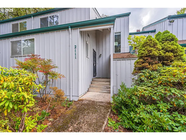 $292,500 | 2111 Hawkins Lane, Eugene, OR 97405