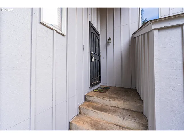 $292,500 | 2111 Hawkins Lane, Eugene, OR 97405