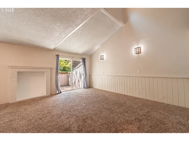 $292,500 | 2111 Hawkins Lane, Eugene, OR 97405