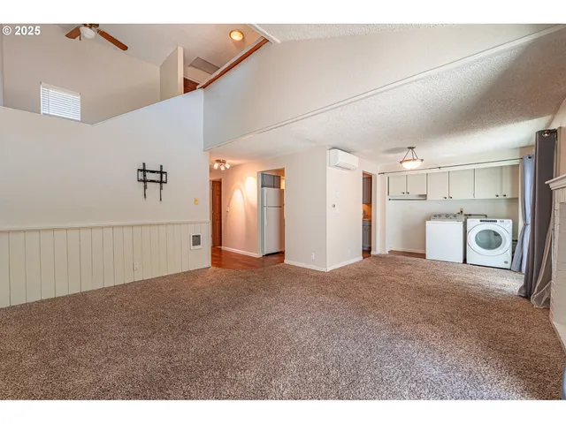 $292,500 | 2111 Hawkins Lane, Eugene, OR 97405