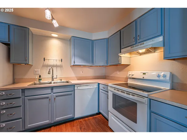 $292,500 | 2111 Hawkins Lane, Eugene, OR 97405