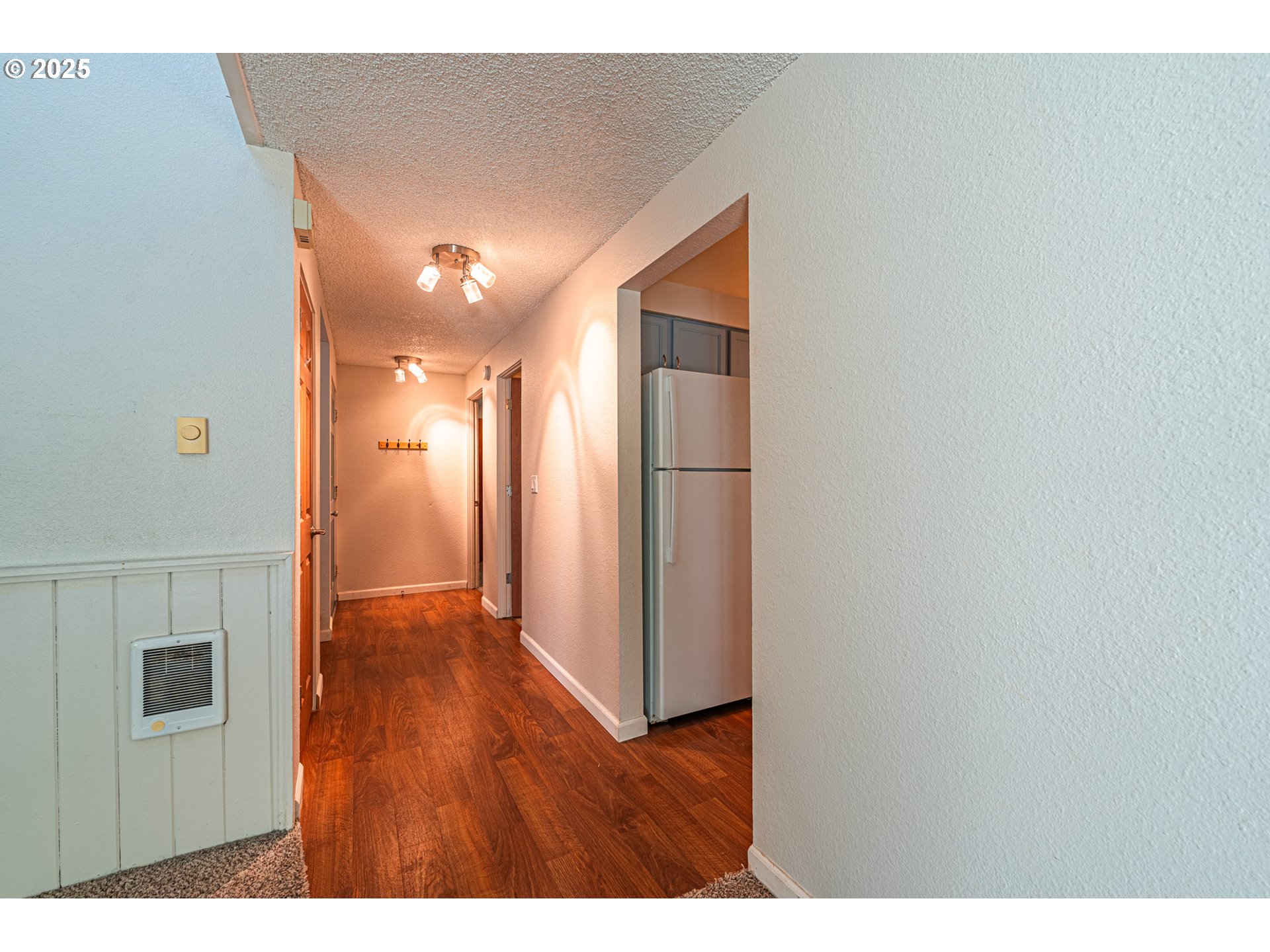 2111 Hawkins Lane Eugene, OR 97405 - Photo 10 of 28