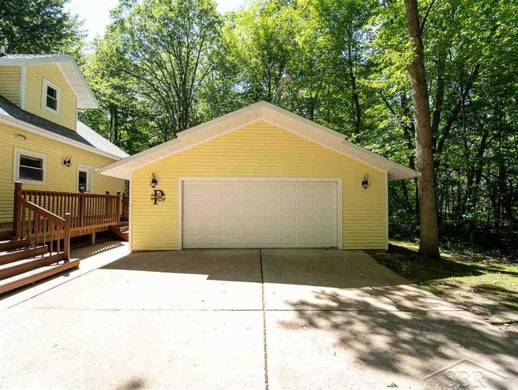 1946 South Grey Road Midland, MI 48640 - Photo 13 of 81 50079852-12.JPG