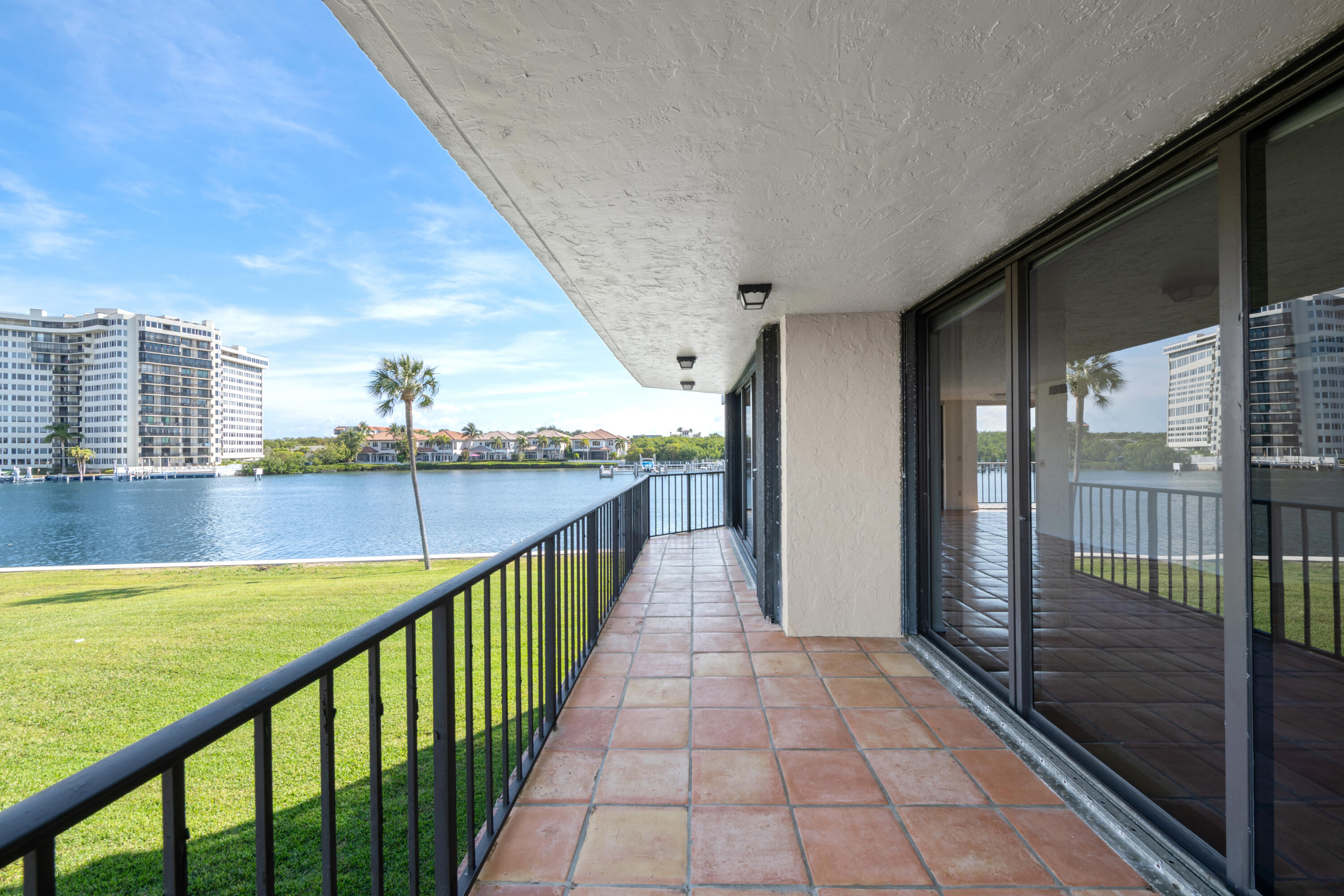 899 Jeffery Street, Unit 214 Boca Raton, FL 33487 - Photo 4 of 61 DSC_1491