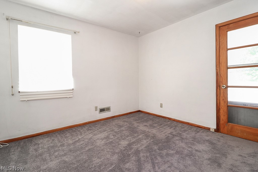 2827 Snow Road, Unit 2825 Cleveland, OH 44134 - Photo 19 of 28