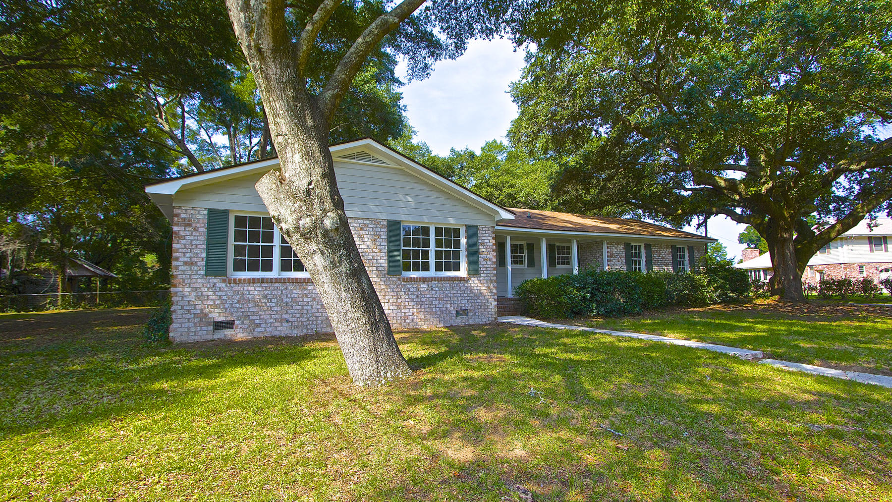 1323 Julian Clark Road Charleston, SC 29412 - Photo 3 of 22 IMG_6925