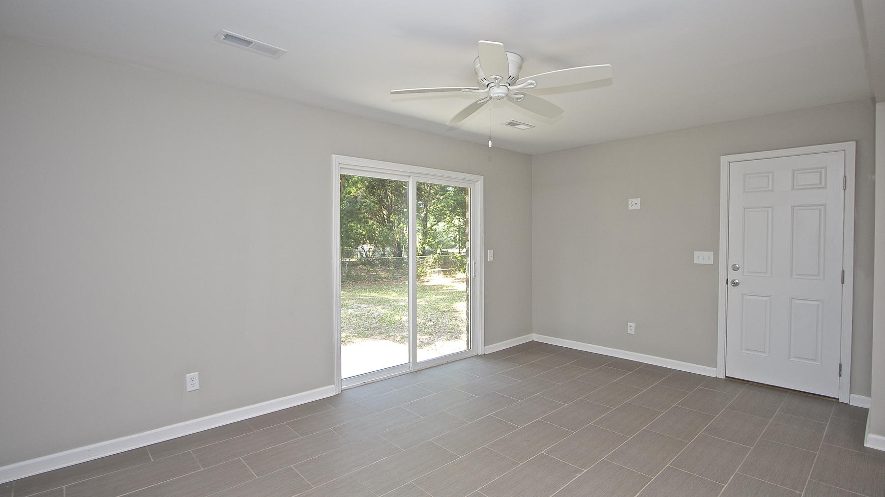 1323 Julian Clark Road Charleston, SC 29412 - Photo 9 of 22 IMG_6931