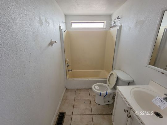631 North Charles Street Ridgecrest, CA 93555 - Photo 11 of 20