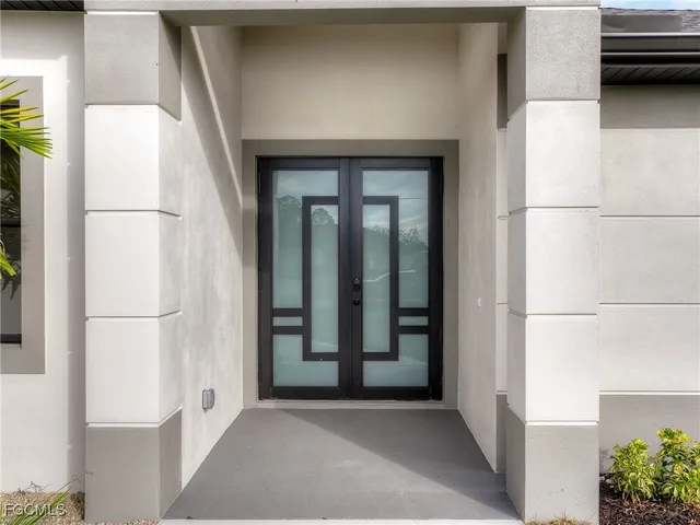 a view of entryway with a hallway