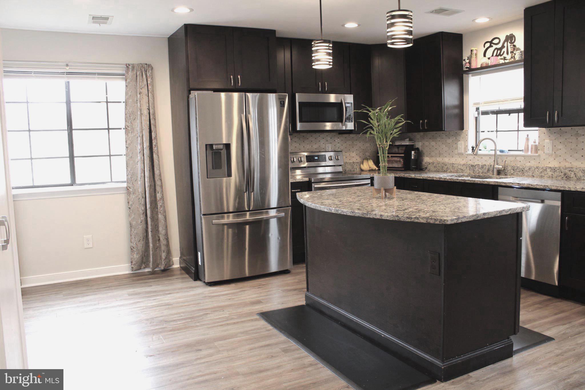 163 Choptank Road Stafford, VA 22556 - Photo 9 of 30 Upgraded wood cabinetry!