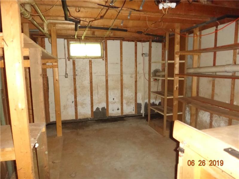 682 Mt Jackson Road New Castle, PA 16102 - Photo 16 of 25