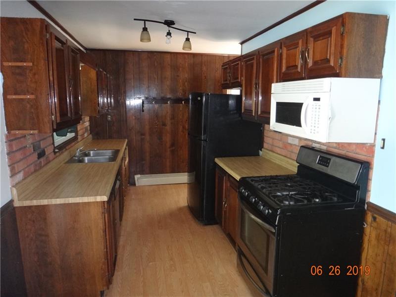 682 Mt Jackson Road New Castle, PA 16102 - Photo 3 of 25