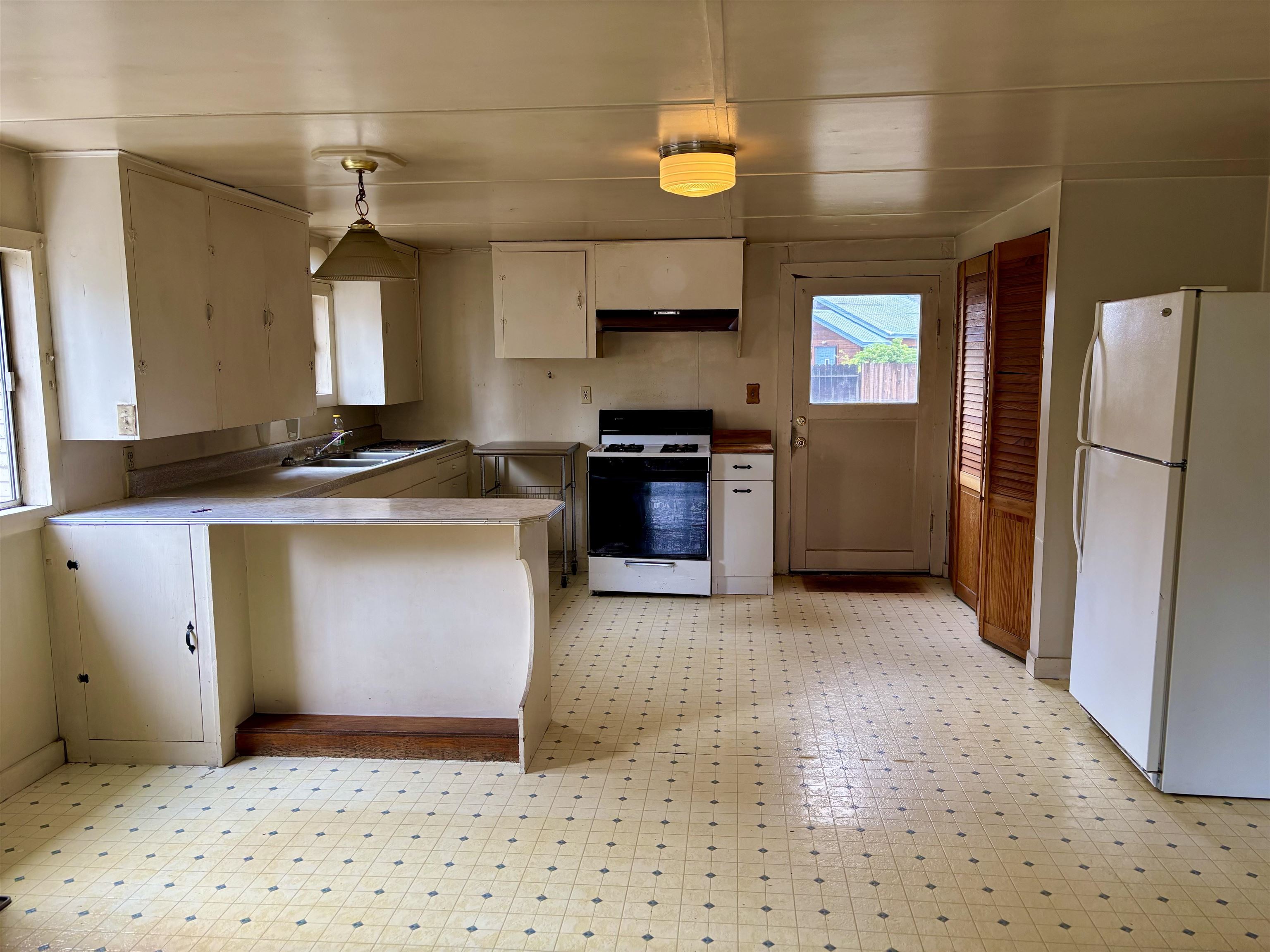 621 Pine Way Chester, CA 96020 - Photo 3 of 8