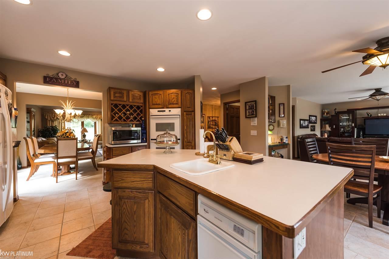 4131 North River Road Fort Gratiot, MI 48059 - Photo 6 of 56 31354329-5.JPG