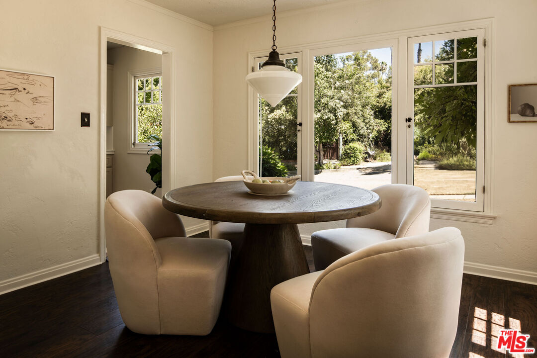 264 Robinson Road Pasadena, CA 91104 - Photo 14 of 38