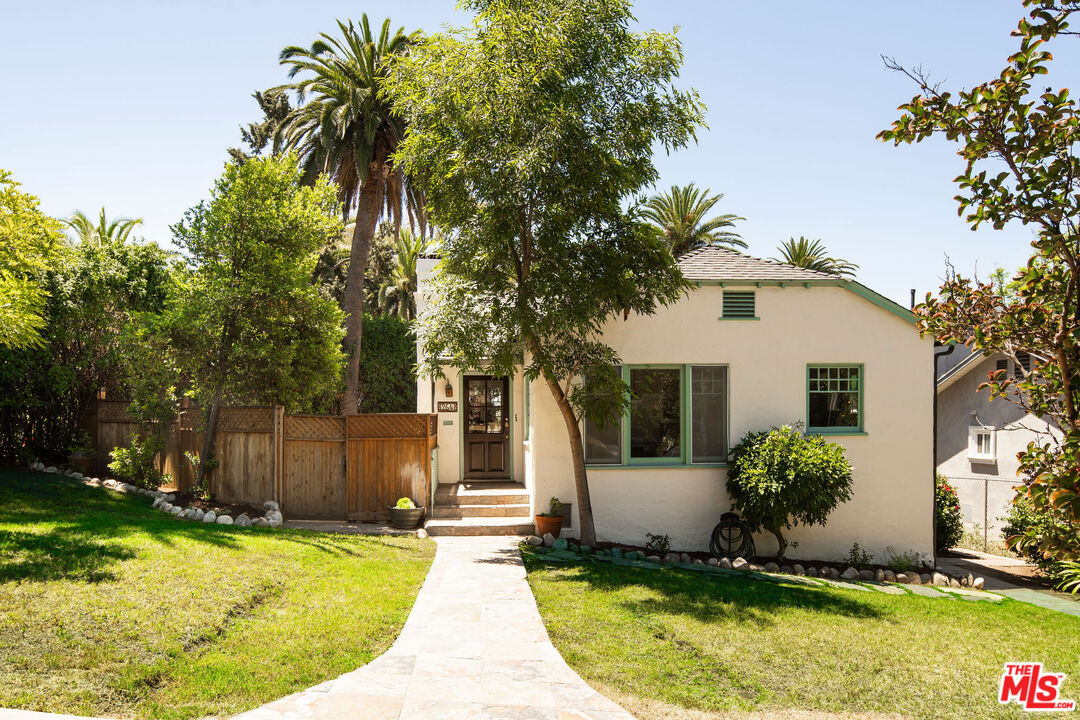 264 Robinson Road Pasadena, CA 91104 - Photo 2 of 38