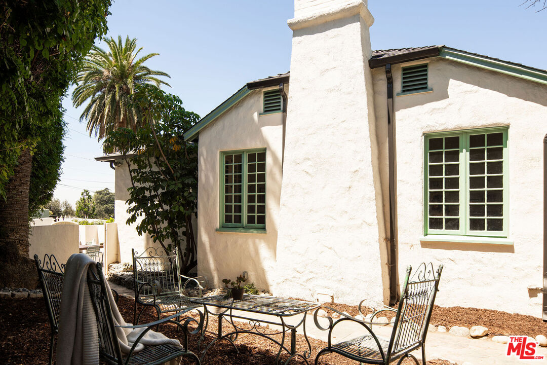 264 Robinson Road Pasadena, CA 91104 - Photo 34 of 38
