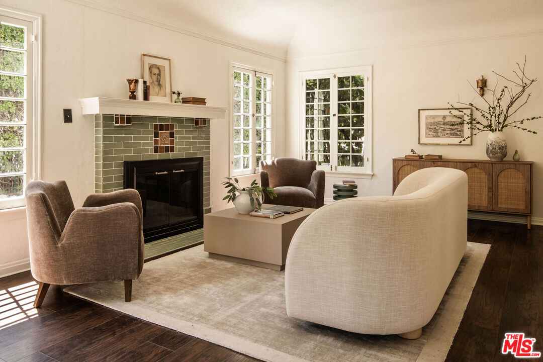 264 Robinson Road Pasadena, CA 91104 - Photo 4 of 38