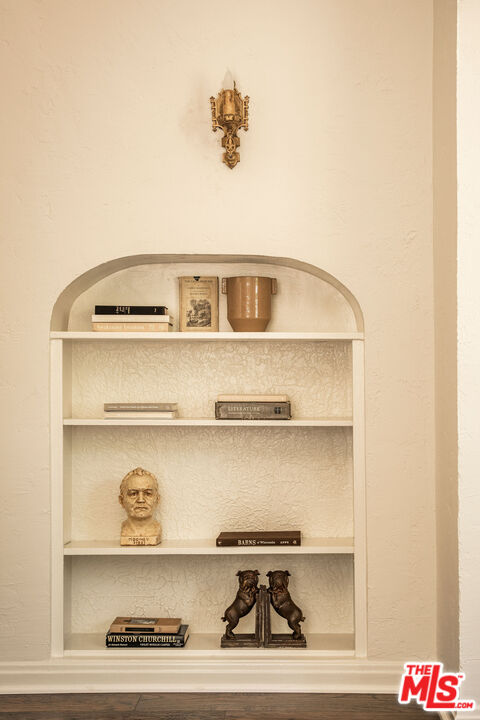 264 Robinson Road Pasadena, CA 91104 - Photo 9 of 38