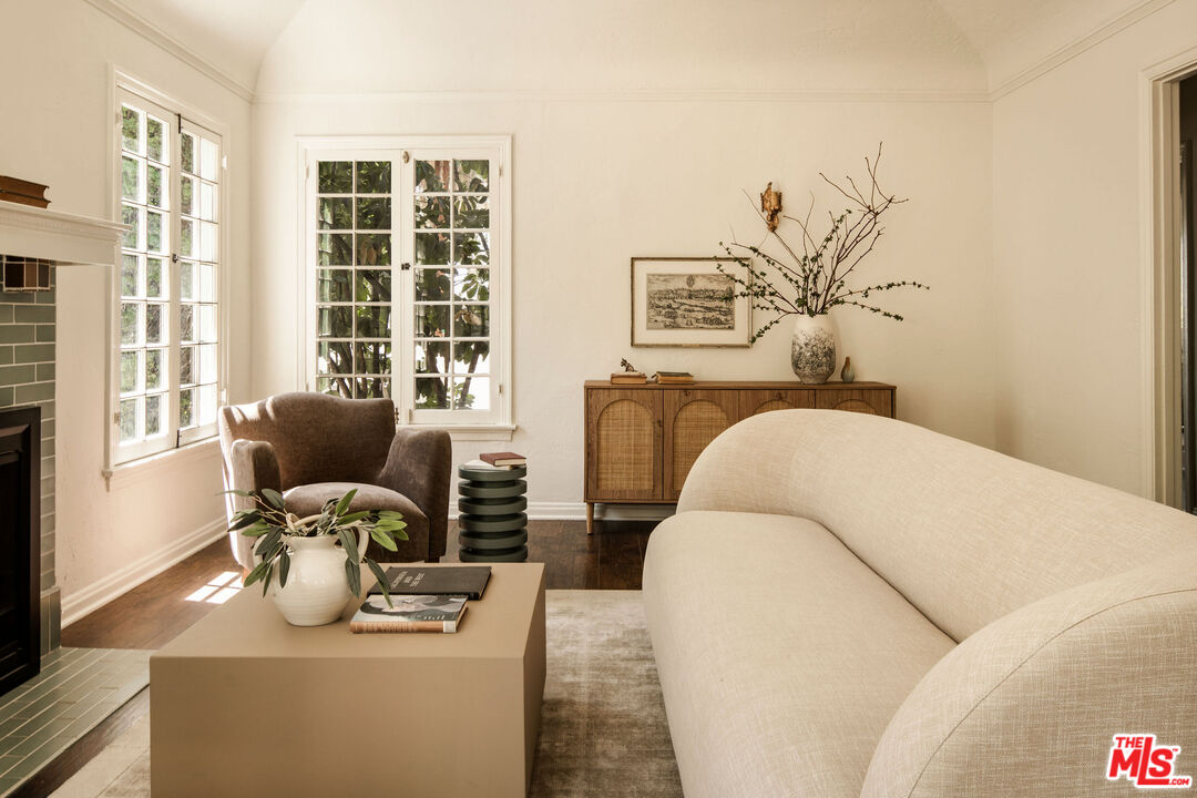264 Robinson Road Pasadena, CA 91104 - Photo 10 of 38