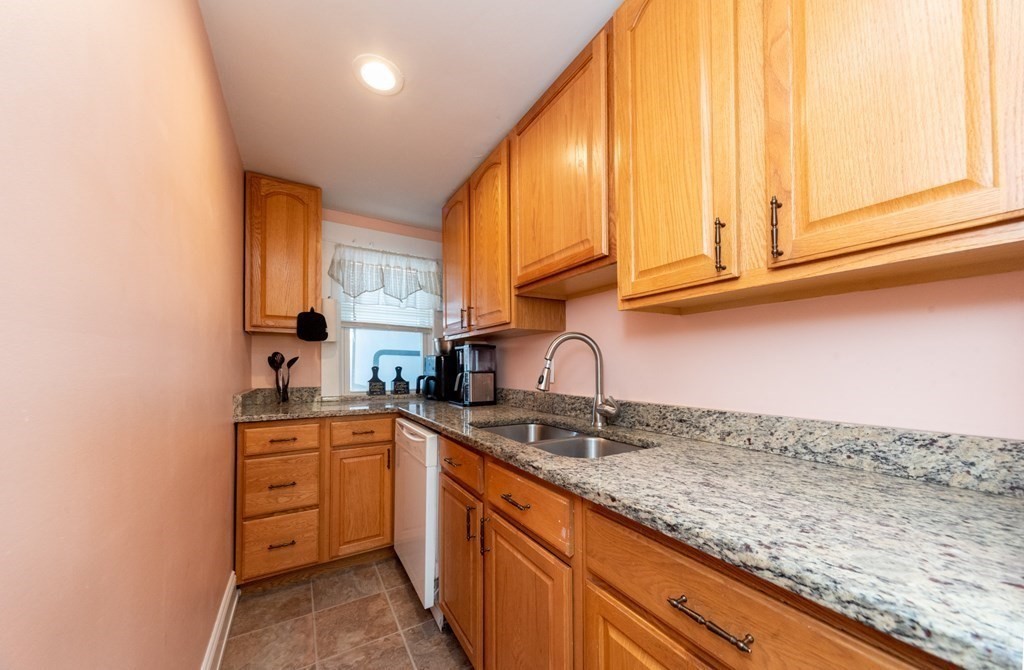 12 Arden Road Worcester, MA 01606 - Photo 11 of 26 Gallery Image 11