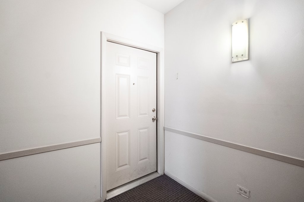 918 East Kings Row, Unit 1 Palatine, IL 60074 - Photo 11 of 36 a view of small space