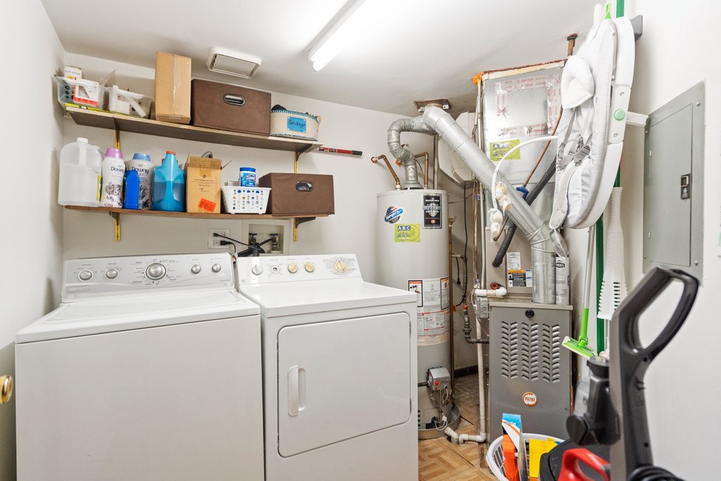 918 East Kings Row, Unit 1 Palatine, IL 60074 - Photo 24 of 36 a utility room with dryer and washer