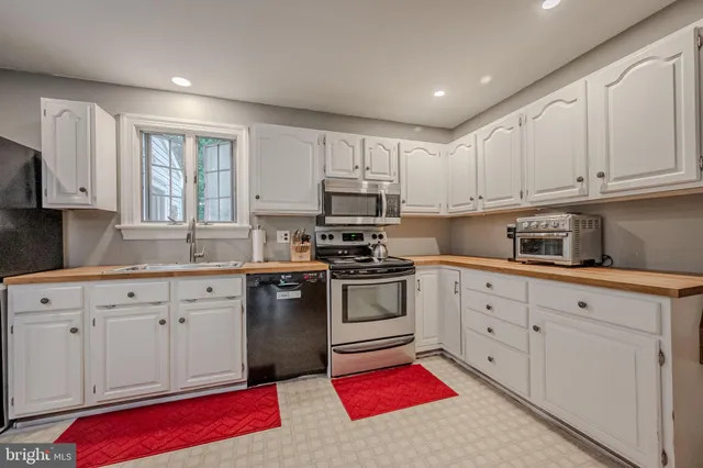 $379,900 | 14 Worral Court, Newark, DE 19711