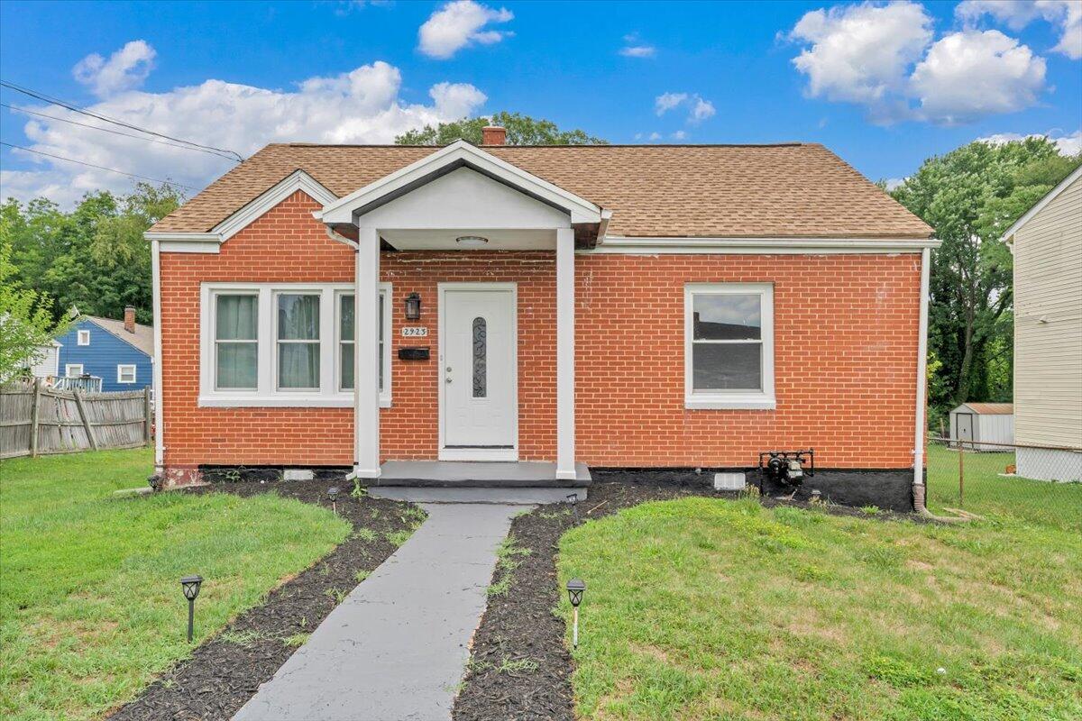2923 Courtland Road Northwest Roanoke, VA 24012 - Photo 1 of 28 01-MIB01499