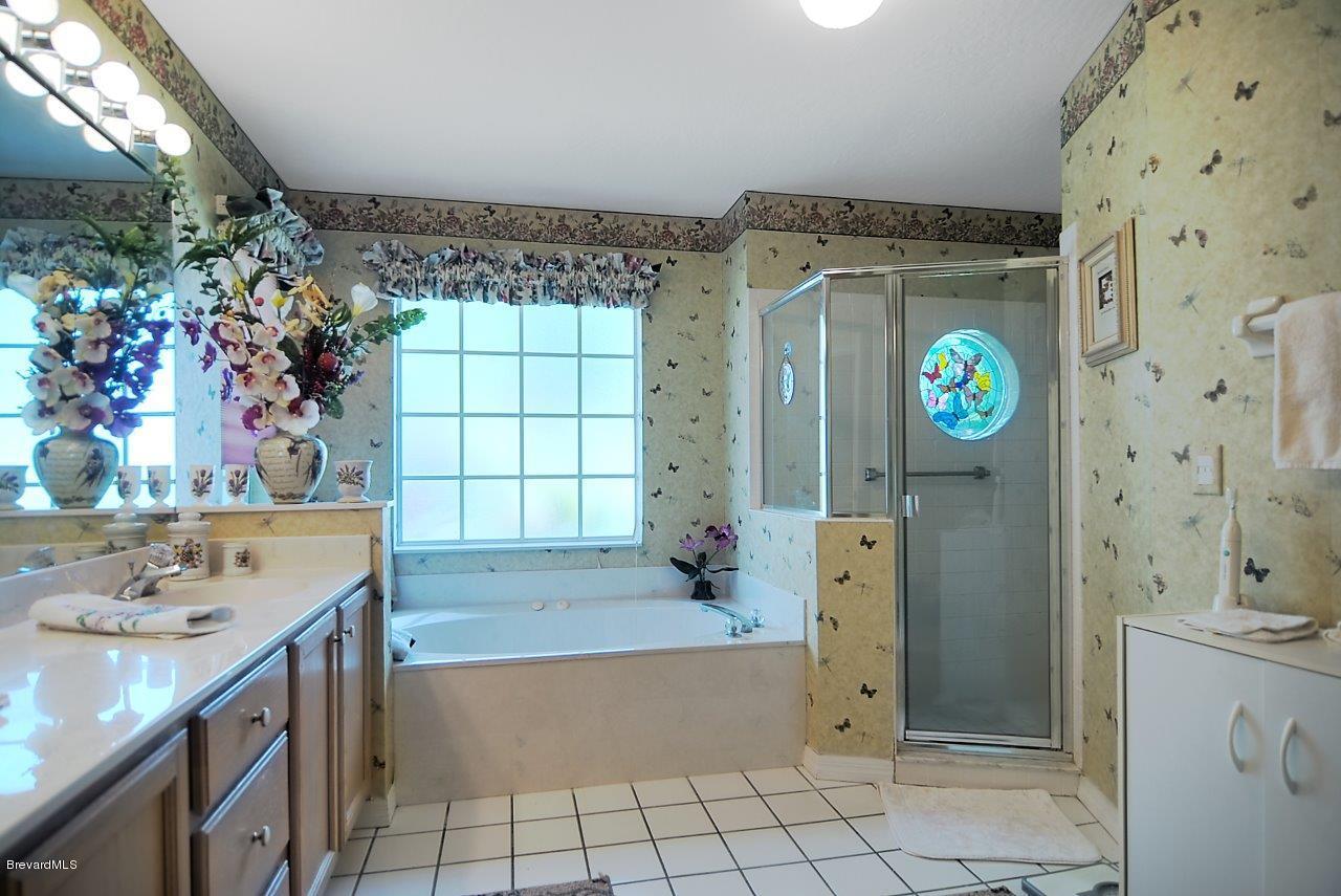 1180 Meadowbrook Road Northeast Palm Bay, FL 32905 - Photo 9 of 14 masterbath (5).jpg