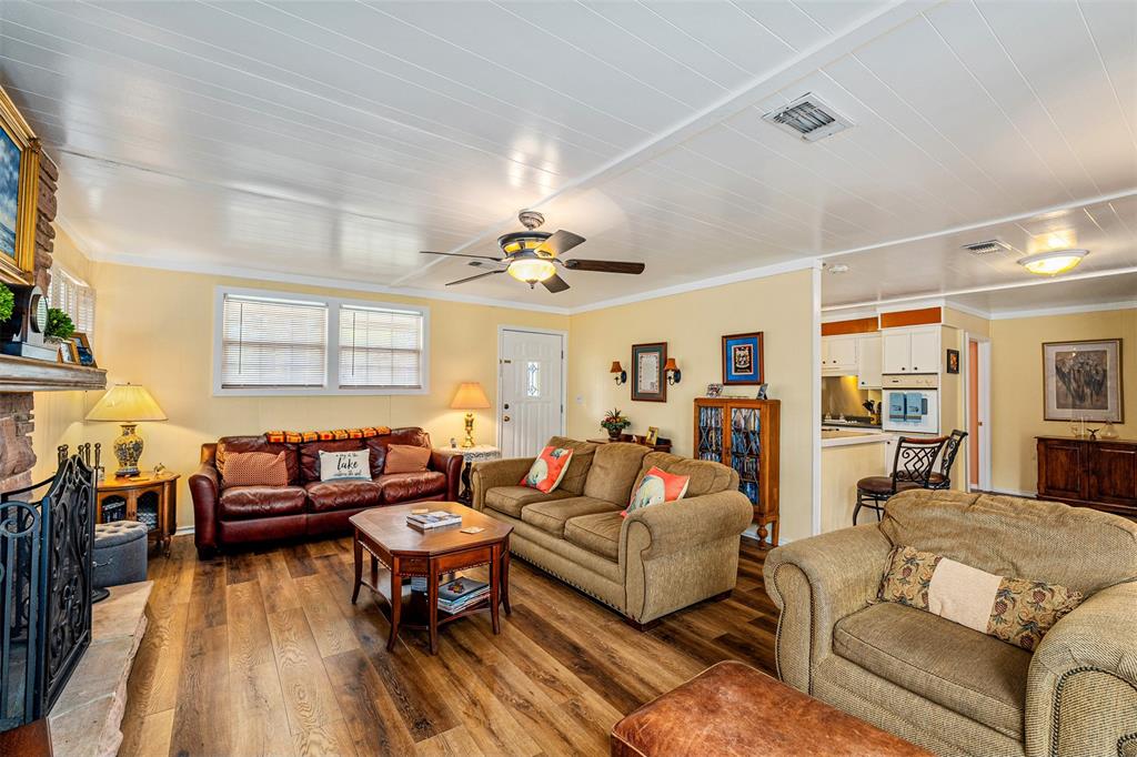 1210 Aloha Road Tool, TX 75143 - Photo 5 of 31 Gallery Image 5