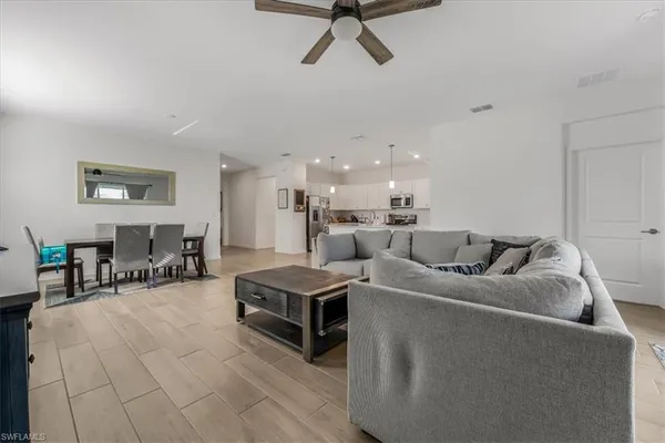 $3,200 | 2581 Kona Way, Naples, FL 34120