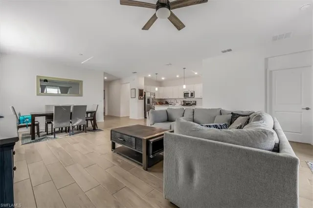 $3,250 | 2581 Kona Way, Naples, FL 34120