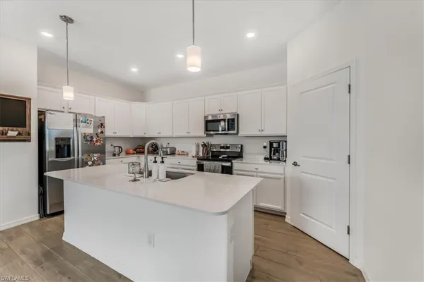 $3,200 | 2581 Kona Way, Naples, FL 34120