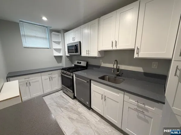 $3,250 | 100 East Palisade Avenue, Unit A2, Englewood, NJ 07631