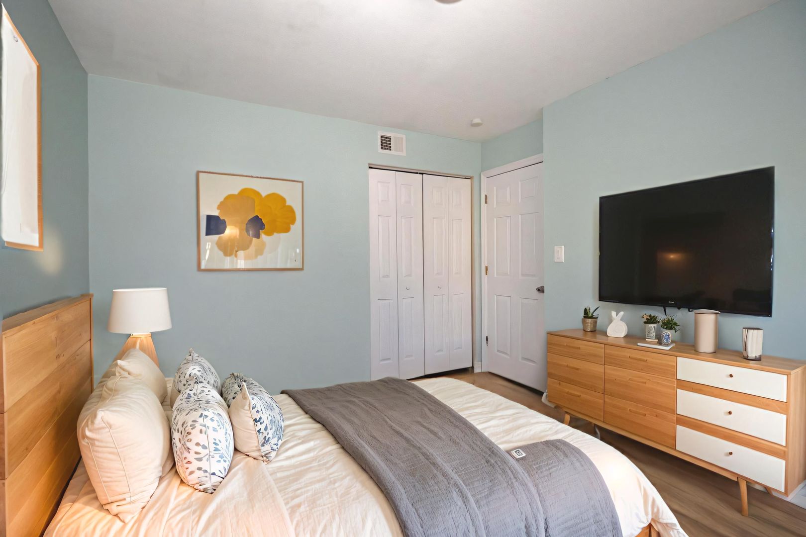 2065 West Farwell Avenue, Unit 3N Chicago, IL 60645 - Photo 12 of 15