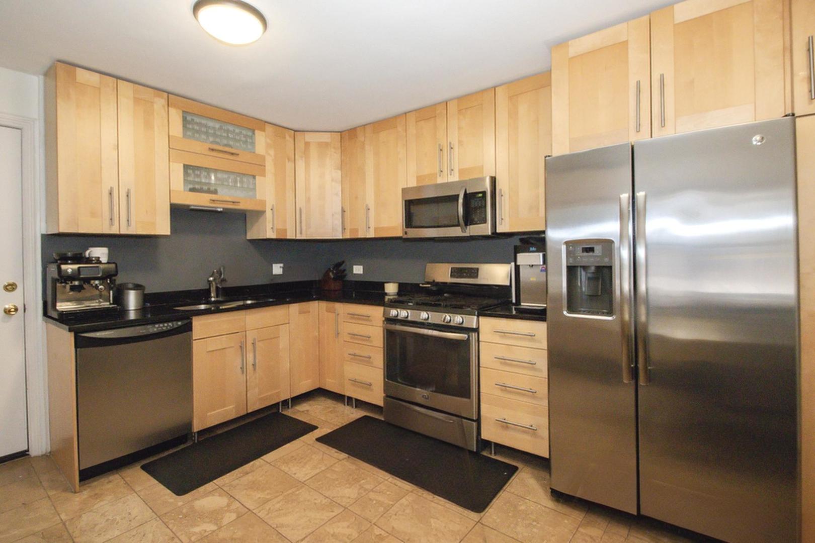 2065 West Farwell Avenue, Unit 3N Chicago, IL 60645 - Photo 4 of 15