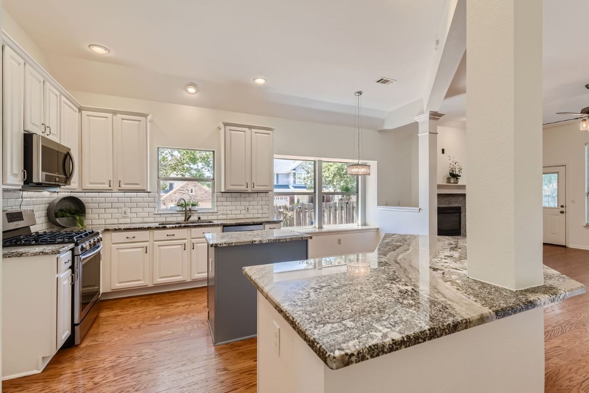 6740 Poncha Pass Austin, TX 78749 - Photo 3 of 21