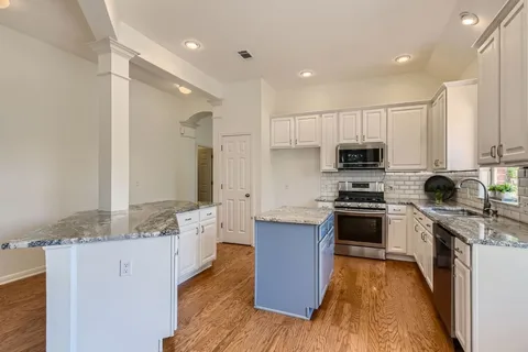 $2,800 | 6740 Poncha Pass, Austin, TX 78749