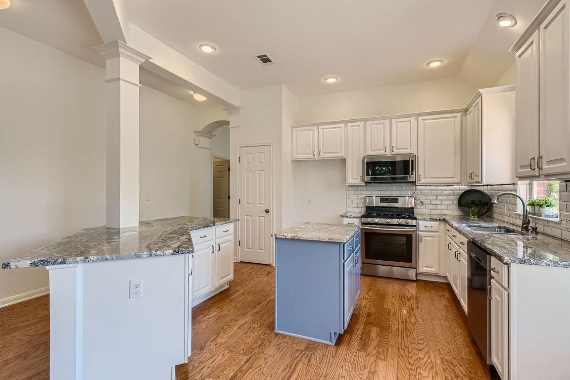 6740 Poncha Pass Austin, TX 78749 - Photo 4 of 21