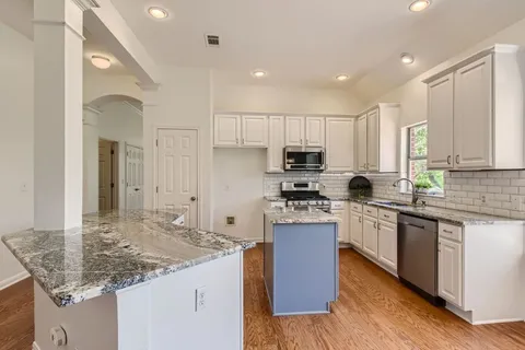 $2,800 | 6740 Poncha Pass, Austin, TX 78749