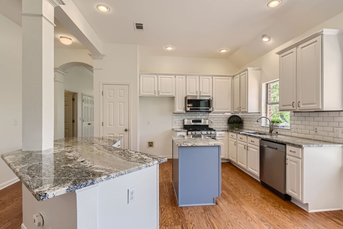 6740 Poncha Pass Austin, TX 78749 - Photo 5 of 21