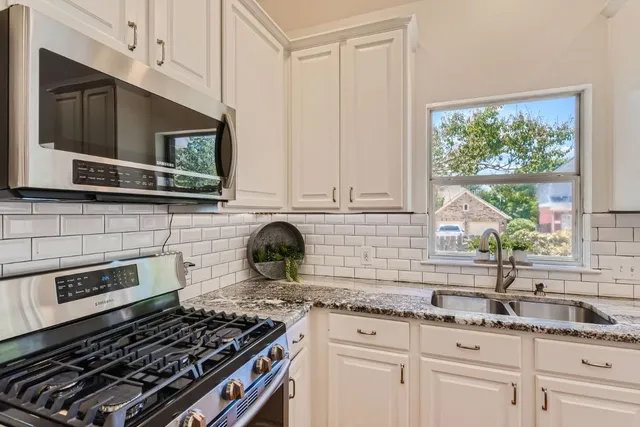 $2,800 | 6740 Poncha Pass, Austin, TX 78749